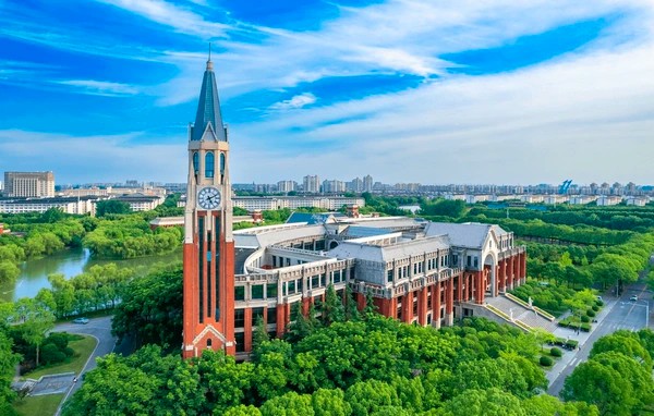 Donghua University